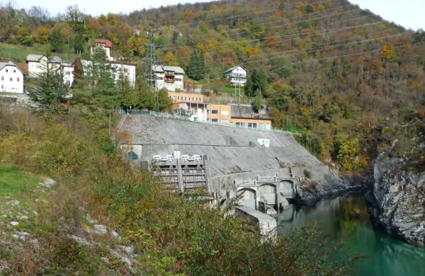 V hidroelektrarni, ki je že sama po sebi spomenik, nameravajo 
urediti  muzej energetike.   
