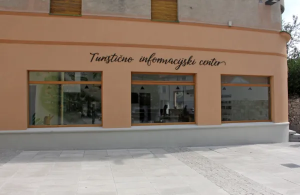 TIC se je vrnil v sredi&scaron;če mesta