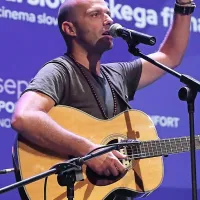 Rudi Bučar je prevzel z akustično različico dveh uspešnic.