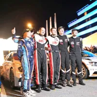 Najboljši pred novogoriško Perlo (z leve): Blanka Kacin, Rok Turk,  
Jaroslav Fedorov, Nikolaj Grjazin, Boštjan Avbelj in Damijan 
Andrejka