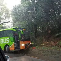 Avtobus odstranili, cesta je ponovno prevozna