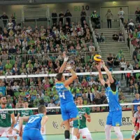Celoten dvoboj osmine finala je na parketu preživel podajalec 
Dejan Vinčič. 