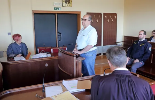 71-letni Marko Matić je obtožen umora starejšega para v Krkavčah 
avgusta lani. 83-letnega moškega je policija našla mrtvega, 
75-letnica pa je umrla kasneje v bolnišnici.