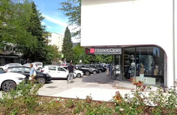 V prihodnjih mesecih se bo v nekdanjo Manufakturino trgovino 
selil TIC, tam bo tudi nov mobilnostni center. 