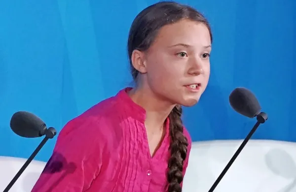 Mlada podnebna aktivistka Greta Thunberg je letošnja prejemnica 
nagrade Right Livelihood ali t. i. alternativne Nobelove nagrade.