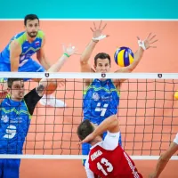 Novogoričan Dejan Vičić (9), Izolan  Mitja Gasparini (zadaj) in 
Ljubljančan Jan Kozamernik (4) so odlično ustavljali Poljake.
