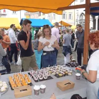 “In kateri torti je ime Sladka Istra?” so spraševali obiskovalci 
stojnice Kavarne Triglav.