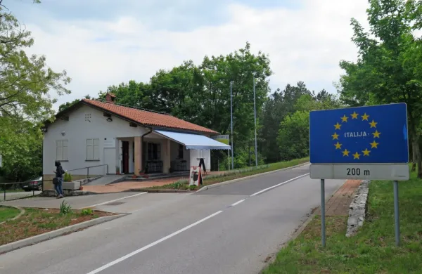 Goran Živec, novi lastnik stavbe na mejnem prehodu Gorjansko, 
bo v njej razvijal turistično ponudbo Krasa.