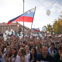 Najbolj&scaron;i navijači na svetu pozdravili slovenske &scaron;portne junake