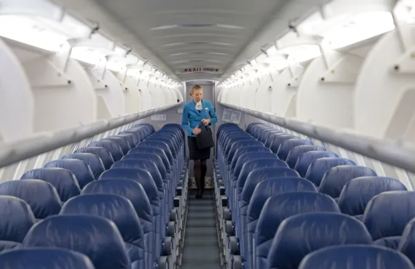 Leti Adrie Airways, predvideni za danes popoldne in za torek, so 
odpovedani.