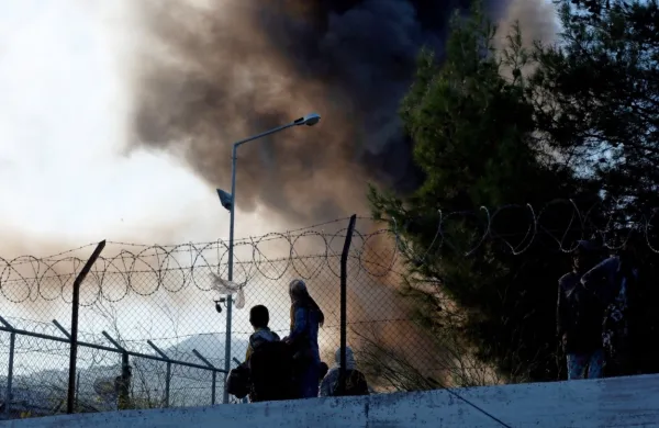 V požaru v gr&scaron;kem centru za migrante dva mrtva
