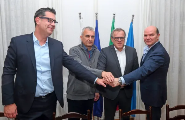 Štirje istrski župani Aleš Bržan, Gregor Strmčnik, Danilo Markočič 
in Đenio Zadković so se na skupni koordinaciji prvič sestali 4. 
januarja (na fotografiji). Na današnjem srečenju je bilo v ospredju 
prizadevanje za nov vodni vir za slovensko Istro. 
