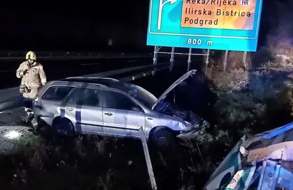 Z avtom na zelenico in na streho