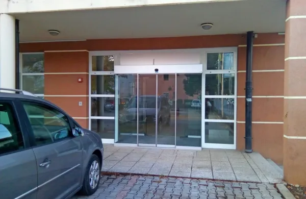 Knjižnica bo zaživela v prostorih   banke v središču naselja. 