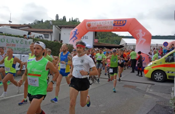 Polavčkovega pohoda in teka se je v Mirnu udeležilo 450 rekreativcev.