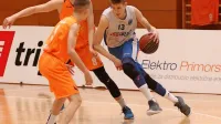 Luka Ščuka (z žogo) je po reprezentančnem spet oblekel klubski 
dres.