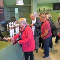 FOTO: Z bralci v deželi zelenega zlata