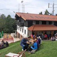 FOTO: Z bralci v deželi zelenega zlata