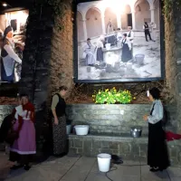 Bernardinski oboki z razstavo fotografij na prostem