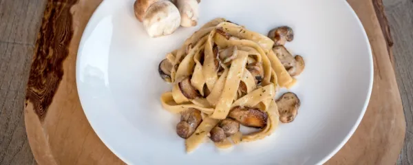 Recept: &scaron;iroki rezanci z jurčki