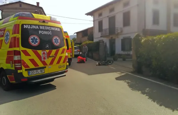 Danes se je v Bukovici poškodoval voznik kolesa z motorjem, ki se 
je skušal umakniti viličarju.