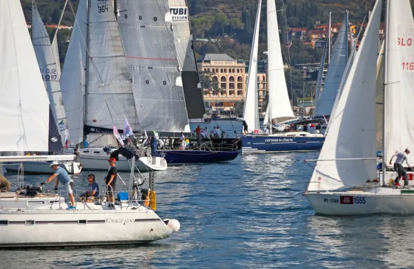 Lani je na regati Go to Barcolana from Slovenia by Kempinski 
nastopilo 62 slovenskih jadralnih posadk.