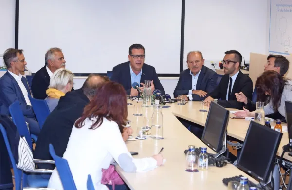 Istrski župani,  istrski poslanci in  Rižanski vodovod so si enotni:  
dodaten vodni vir za   Istro je treba zagotoviti z navezavo  na   
Malne.