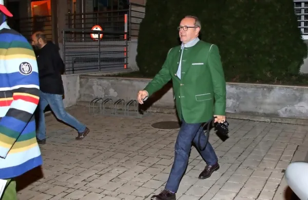 Kevin Spacey med odhodom iz restavracije Novaka Djokovića v 
Novem Beogradu.
