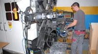 V podjetju za proizvodnjo svojih izdelkov letno predelajo  450 ton 
materiala. 