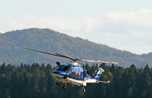 V Slovenijo je nova pridobitev policijske flote priletela z dvotedensko zamudo.