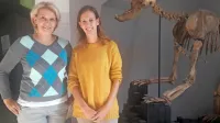 Direktorica zavoda Znanje Tatjana Hvala in vodja Notranjskega 
muzeja Tina Poljšak.