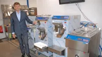 V družbi Valmar Global, ki jo vodi Valter Jejčič (na sliki), že 35 let 
proizvajajo stroje za  izdelavo sladoleda.