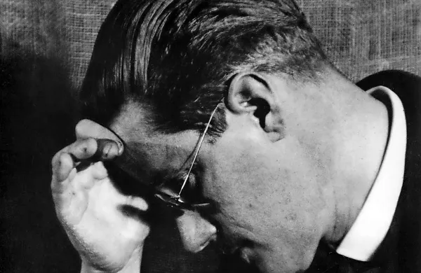 Na pobudo so se danes odzvali iz züriške Fundacije James Joyce. 
Fritz Senn, ki je sodeloval pri ustanovitvi fundacije pred 30 leti in 
je danes njen direktor, je dejal, da je veliko nejasnosti glede tega, 
kje si je Joyce želel biti pokopan.