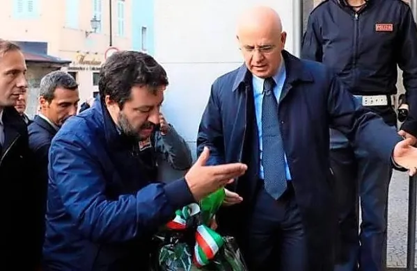 Nekdanji notranji minister Matteo Salvini napoveduje celo več 
100.000 udeležencev.
