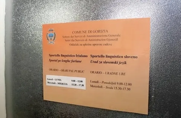 Tudi na goriški občini, kakor že v Sovodnjah, Doberdobu in 
Števerjanu, se soočajo s težavami pri zaposlovanju novih uslužbencev, če je med zahtevanimi pogoji znanje slovenskega 
jezika. 