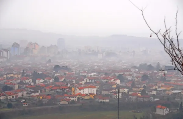 Onesnažen zrak zakrivi na stotine več infarktov in kapi