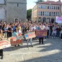 &Scaron;tudenti so se postavili zase