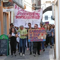 &Scaron;tudenti so se postavili zase