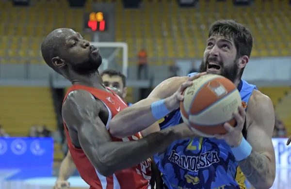 V ligi Aba je Crvena zvezda v prvih treh krogih zmagala le uvodno 
tekmo, ko je ugnala Koper Primorsko. 