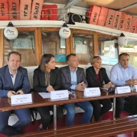 Naslednje poletje bo zaživel sistem deljenih prevozov tudi na morju