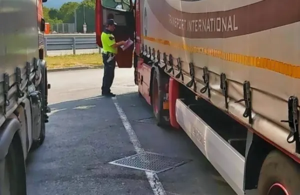 Policisti so med nadzorom preverili 53 vozil in njihovih voznikov.