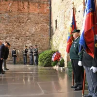&Scaron;arec položil venec k spominski plo&scaron;či žrtvam v Rižarni