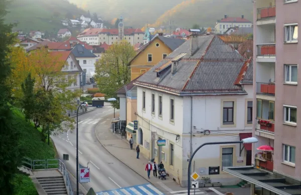 Občina Idrija tone v vse resnejše razvojne težave, a ne kaže, da bi  v občinskem svetu nameravali ukrepati.
