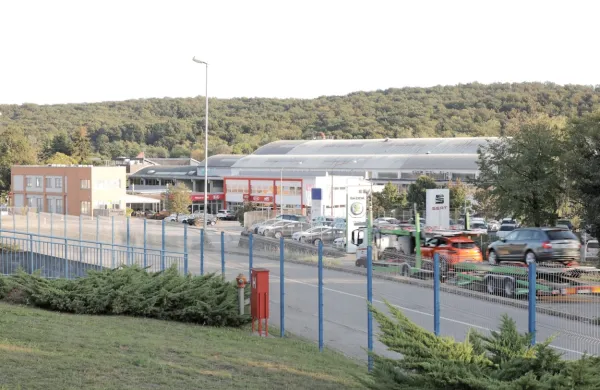 Za premoženje družbe Meblo Holding v stečaju, ki je v najemu, naj 
bi po novem skrbel en upravljalec.