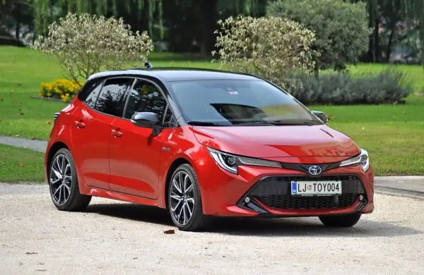 Oblikovalsko je Toyoti uspel veliki met, vendar bodo  prodajne 
številke šele čez čas pokazale, kako so  kupci sprejeli corollo.