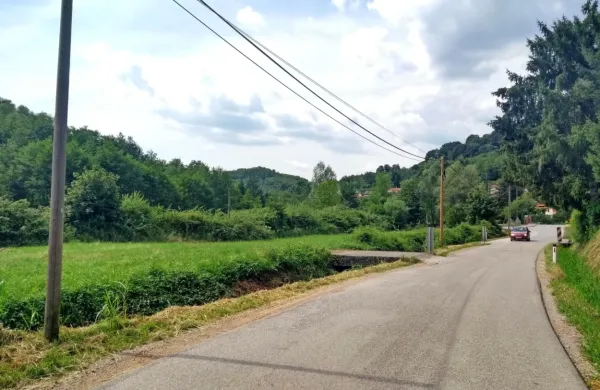 Zemljišča v Liskurju so v rokah stanovanjskega sklada, občina se 
bo zavezala, da bo z njim tam zagotovila stanovanja. 