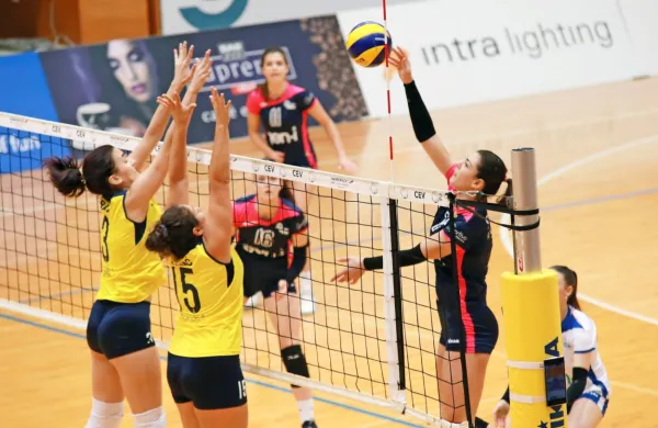 Pri Gen-I Volleyju je bila najučinkovitejša Anna Spanou (desno).