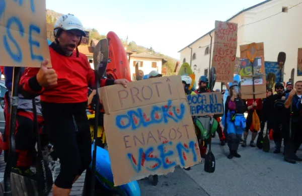 Izžvižgali so povi&scaron;anje cen plovnih dovolilnic