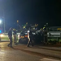 Iz zverižene pločevine so ga izvlekli gasilci
