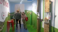 Po slovesni otvoritvi so si novo razstavo Zapisano v kameninah 
ogledali prvi obiskovalci.